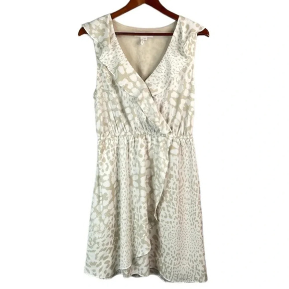 BCBGENERATION Ruffled Faux Wrap Dress Tan White Animal Leopard Print Pockets M - Picture 12 of 13